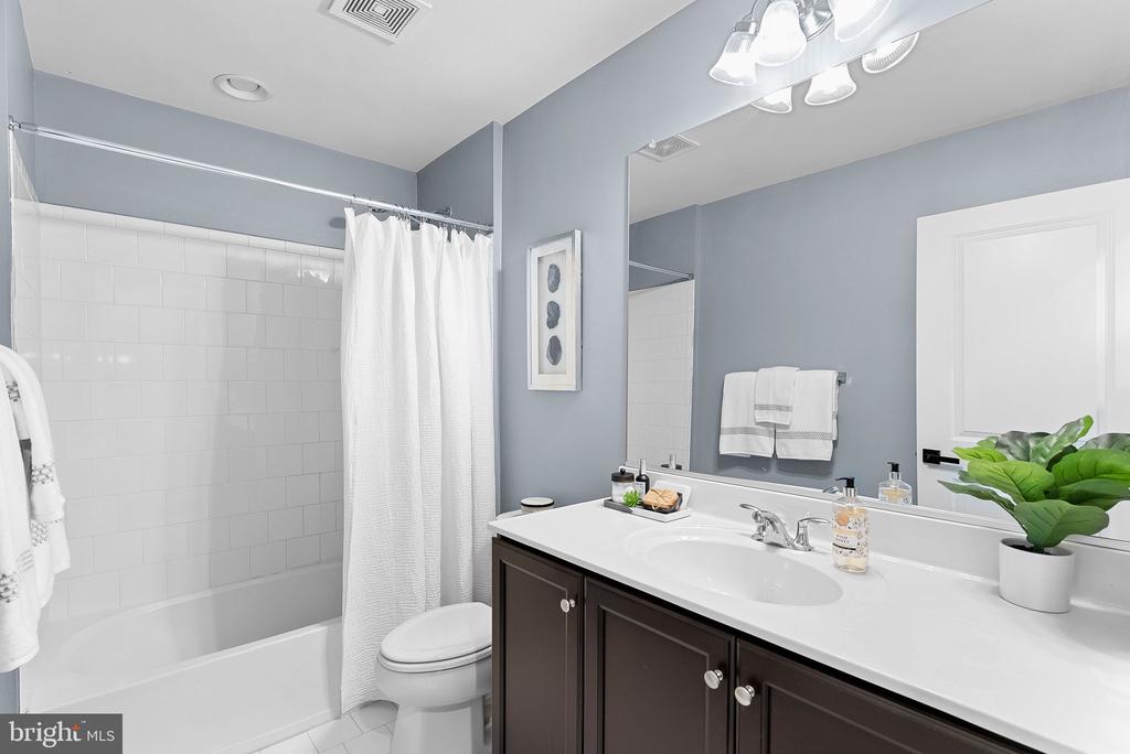 9545 KIMBLETON HALL LOOP