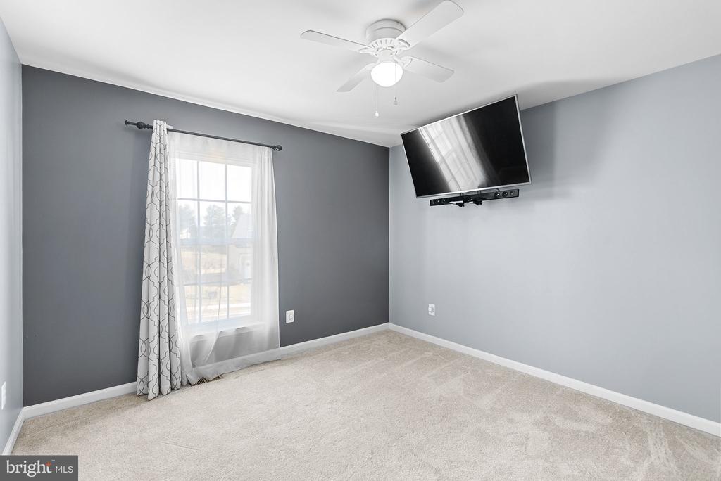 9545 KIMBLETON HALL LOOP