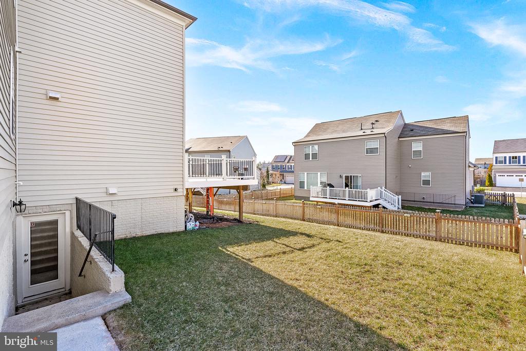 9545 KIMBLETON HALL LOOP