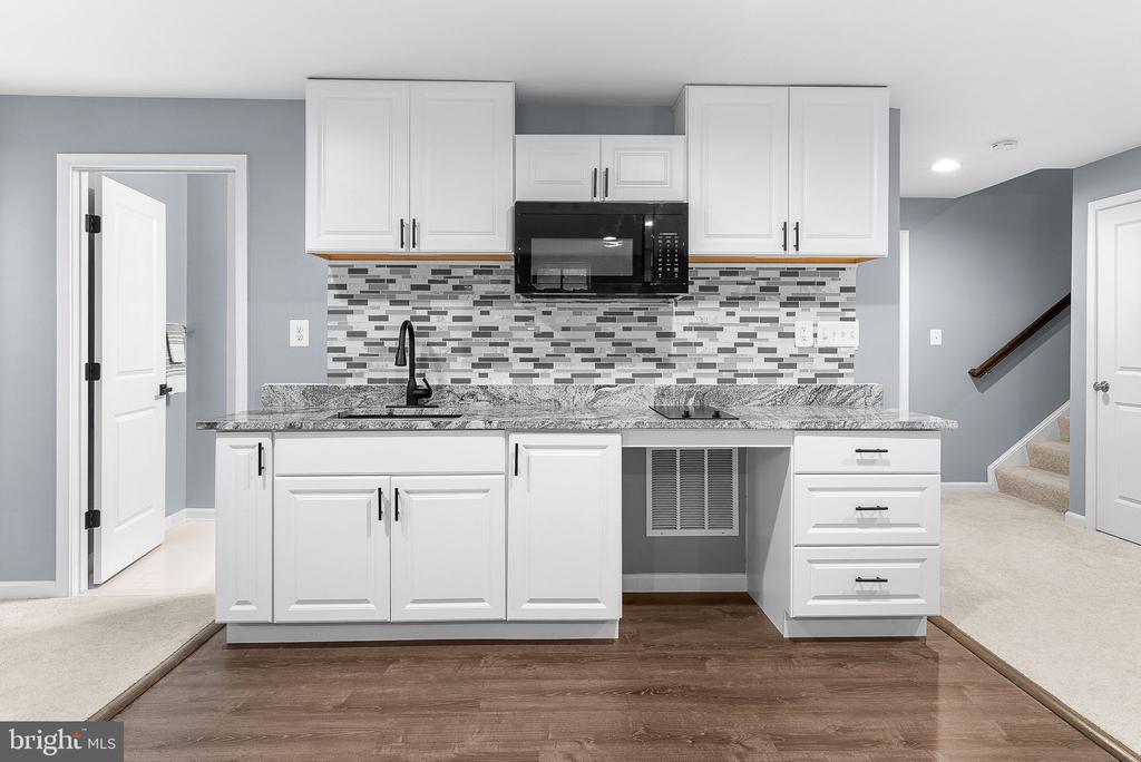 9545 KIMBLETON HALL LOOP