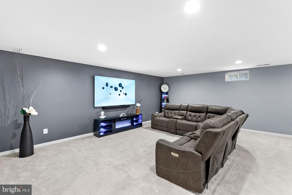 9545 KIMBLETON HALL LOOP