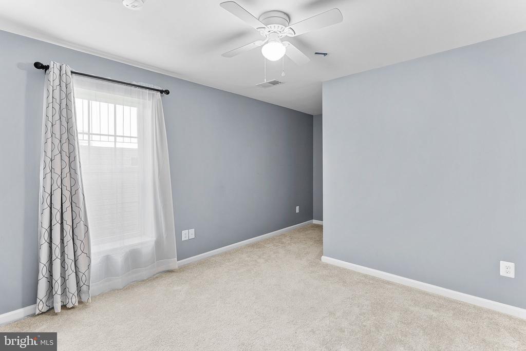 9545 KIMBLETON HALL LOOP