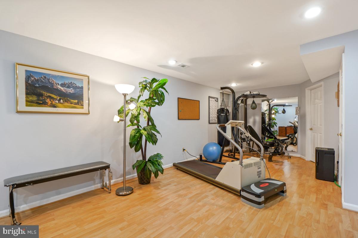 8183 LONE OAK COURT