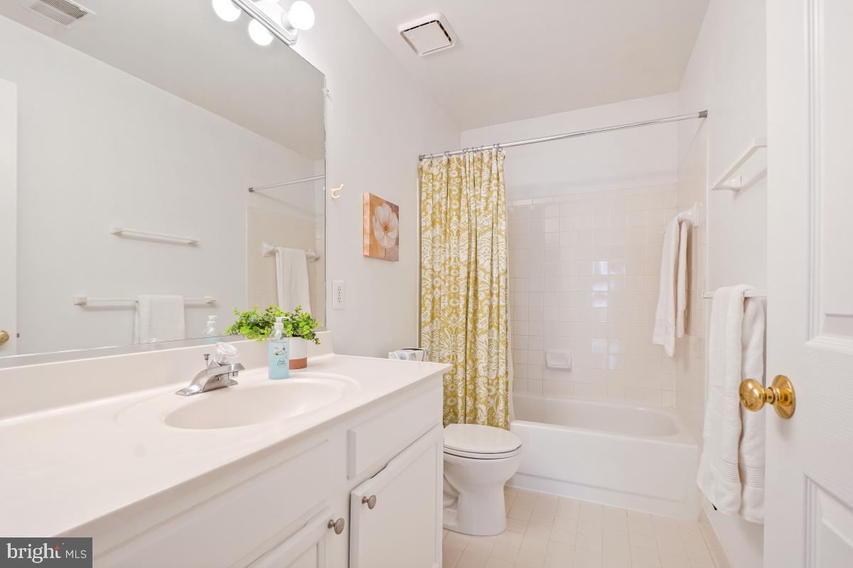 8183 LONE OAK COURT
