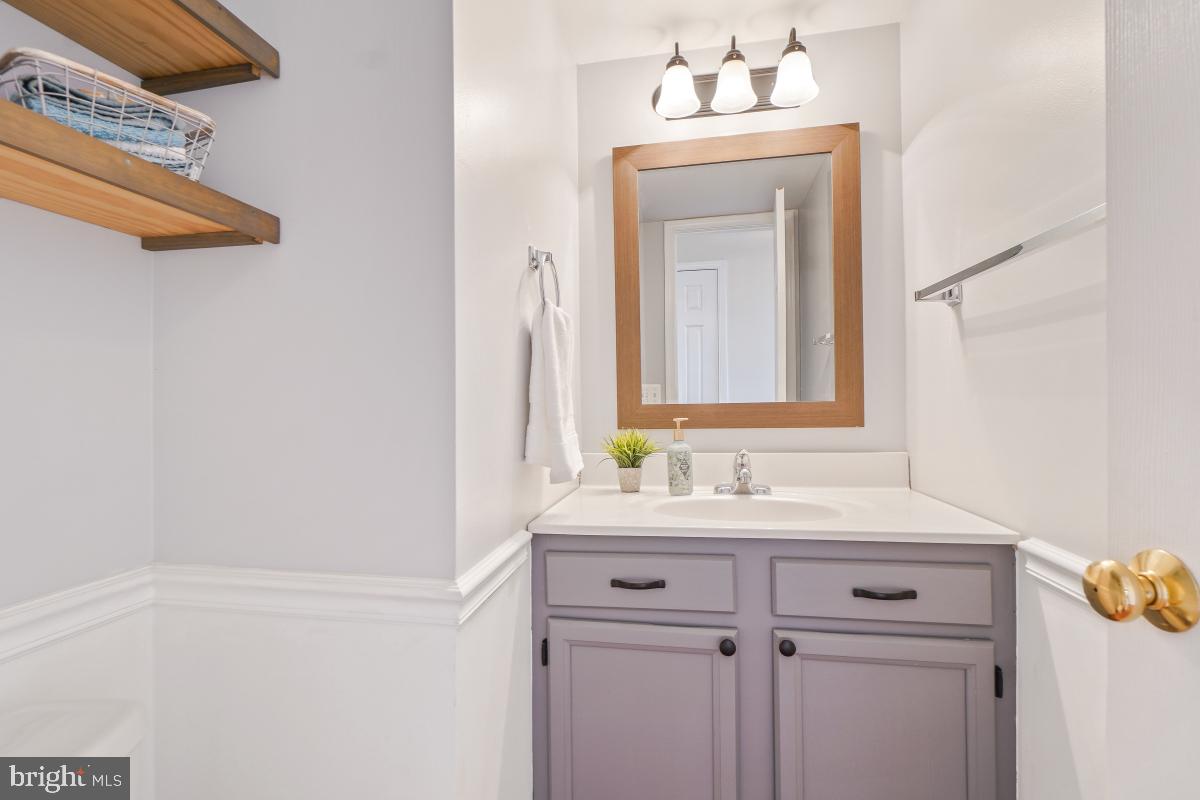 8183 LONE OAK COURT