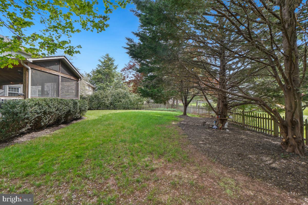 8183 LONE OAK COURT