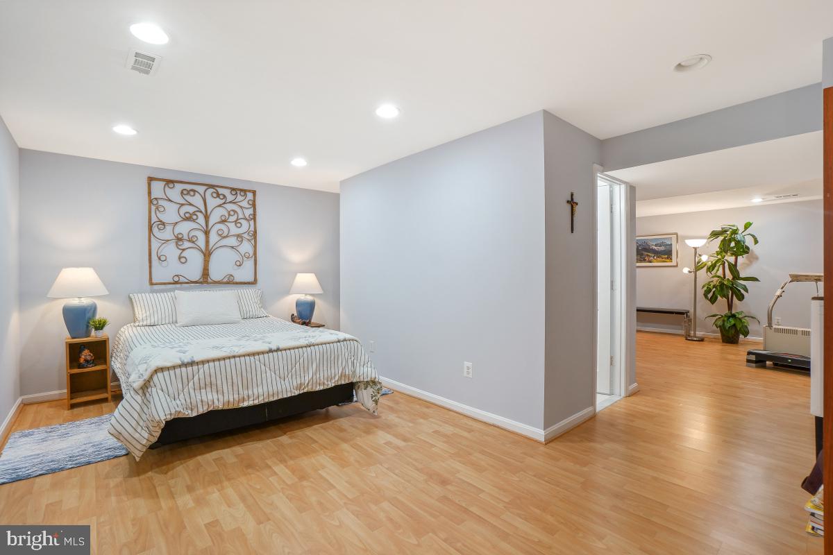 8183 LONE OAK COURT