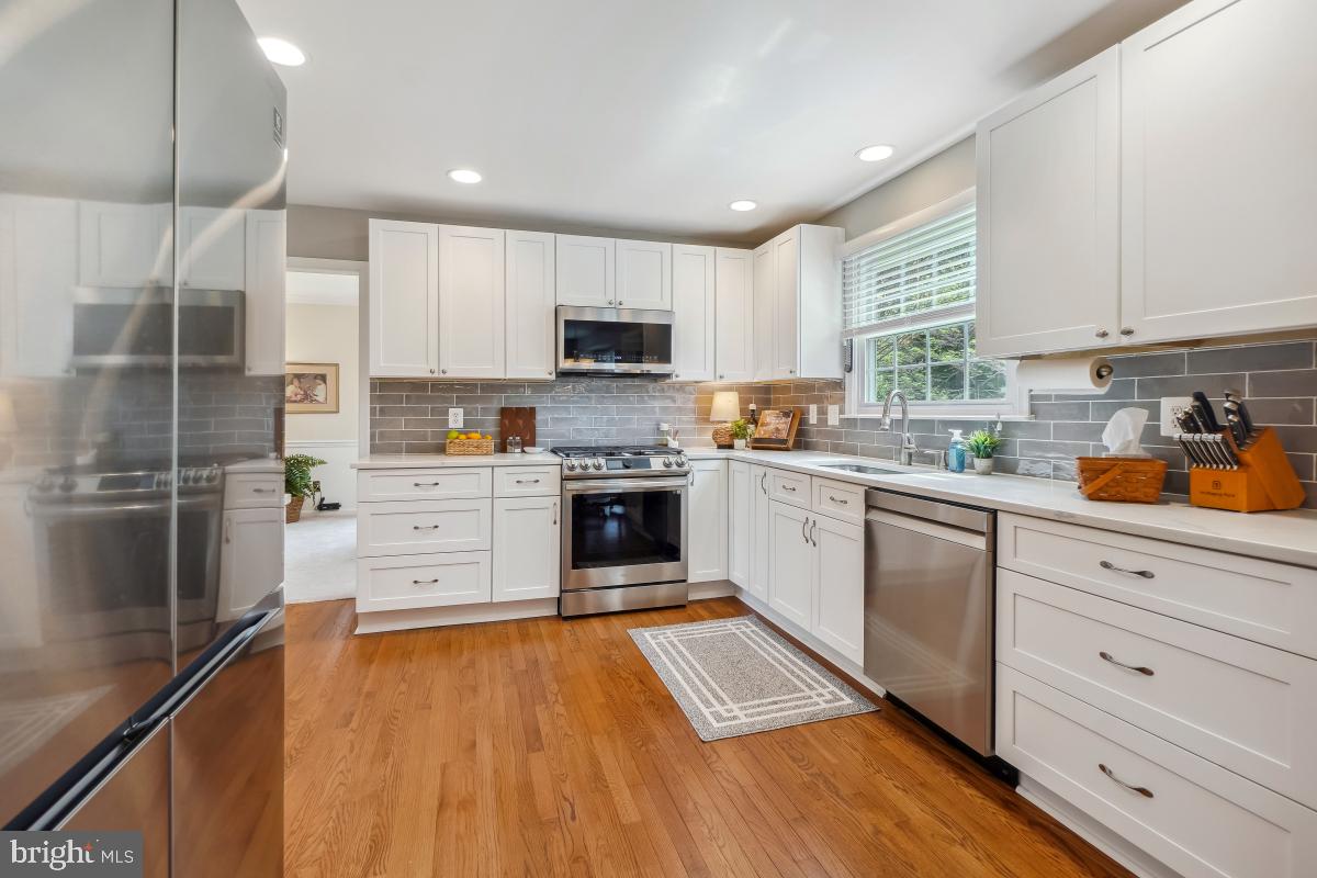 8183 LONE OAK COURT