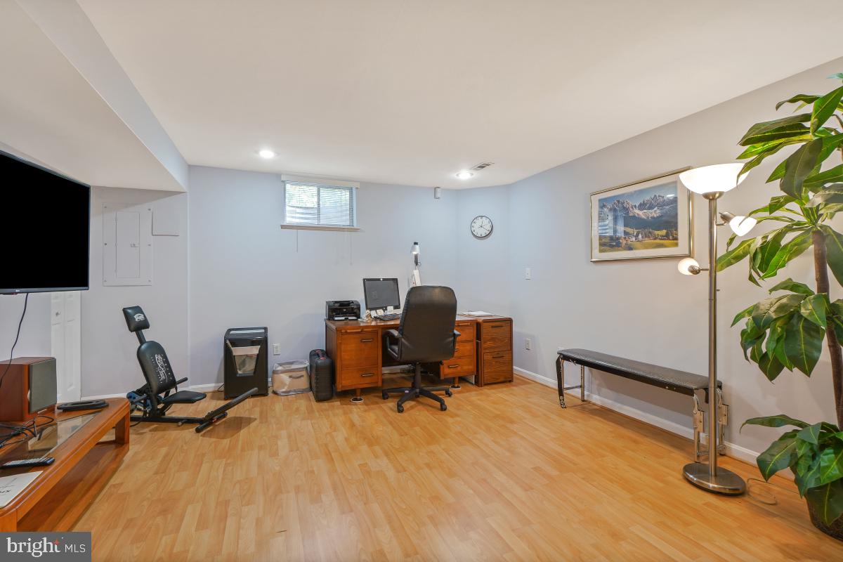 8183 LONE OAK COURT