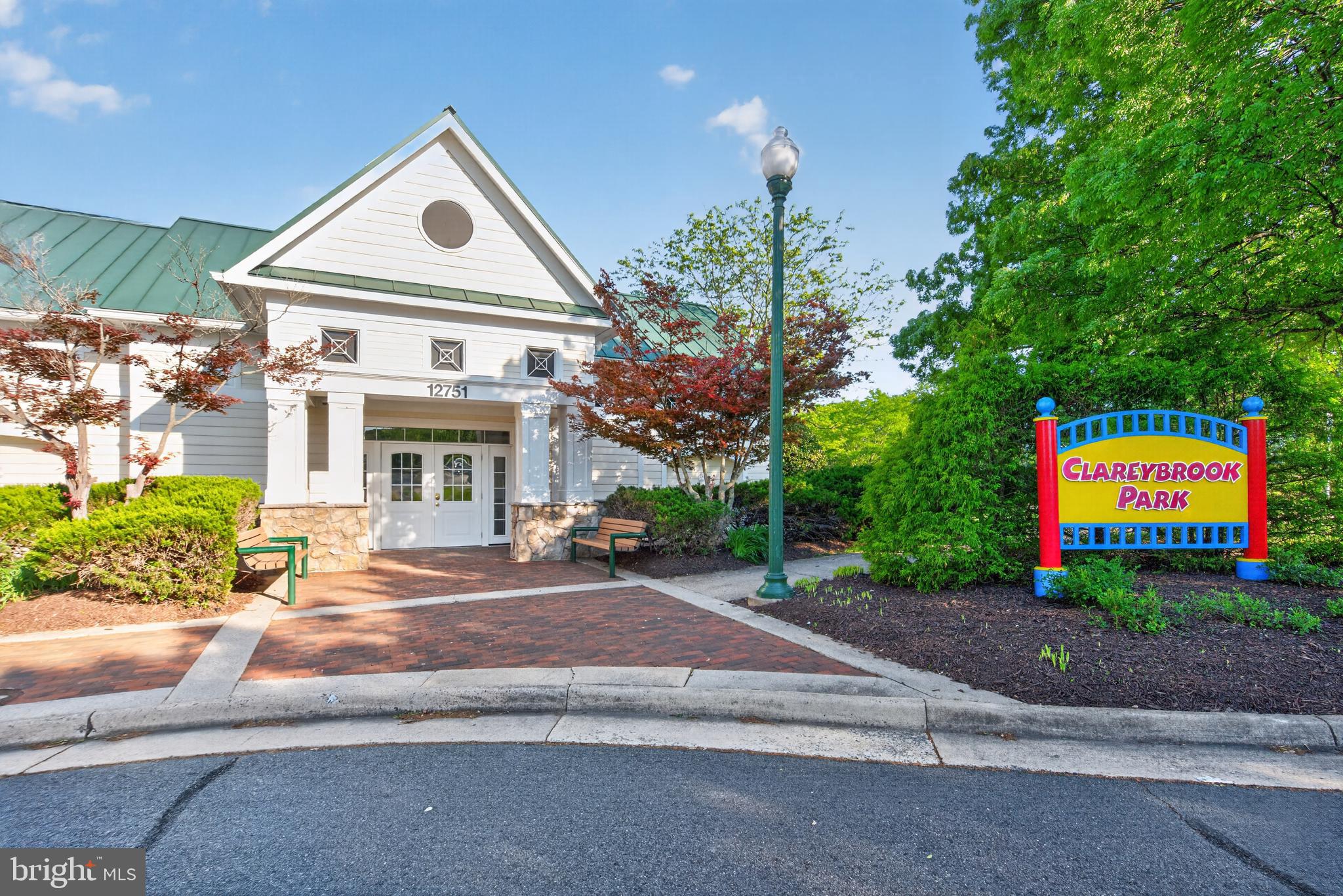 9829 MAITLAND LOOP