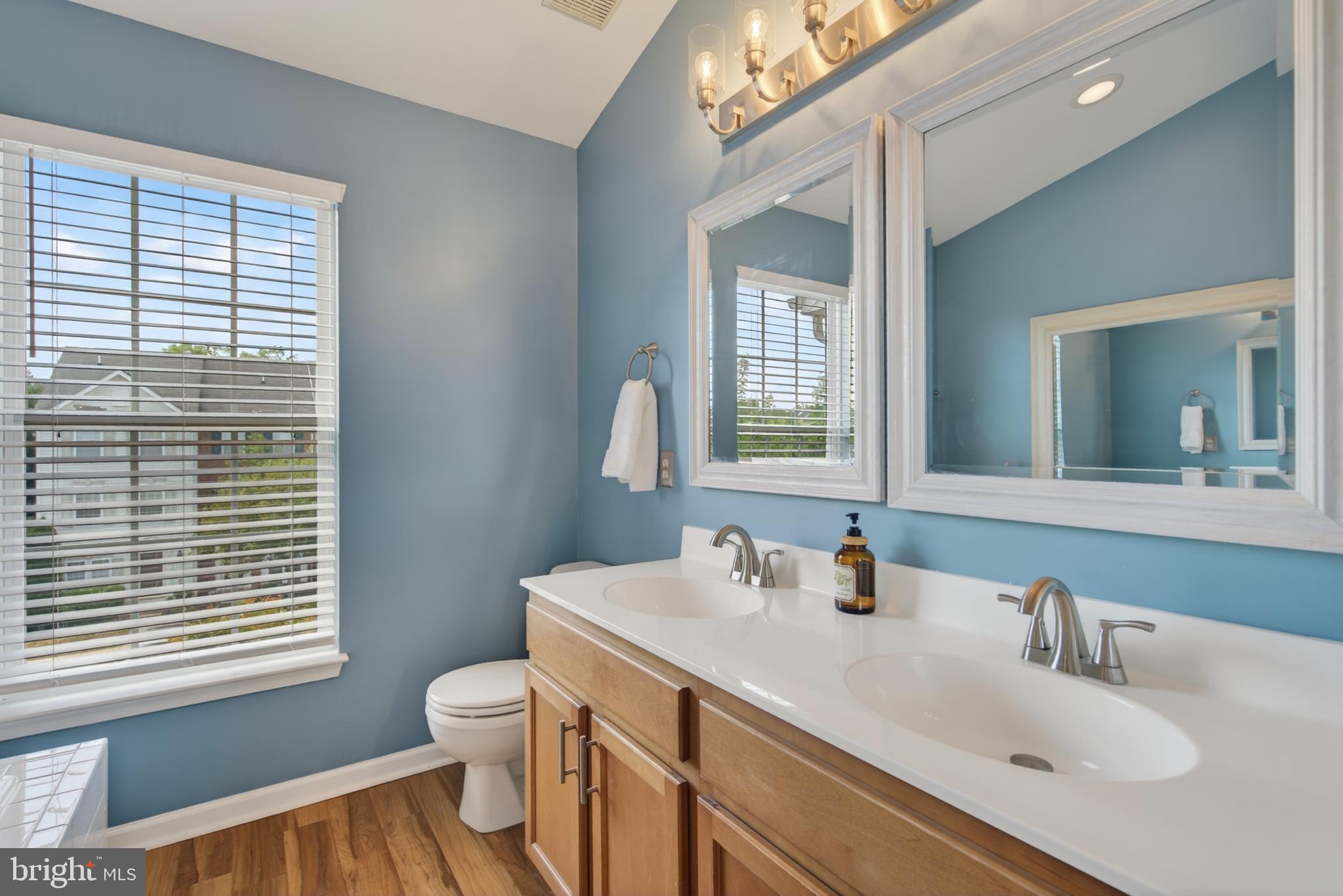 9829 MAITLAND LOOP