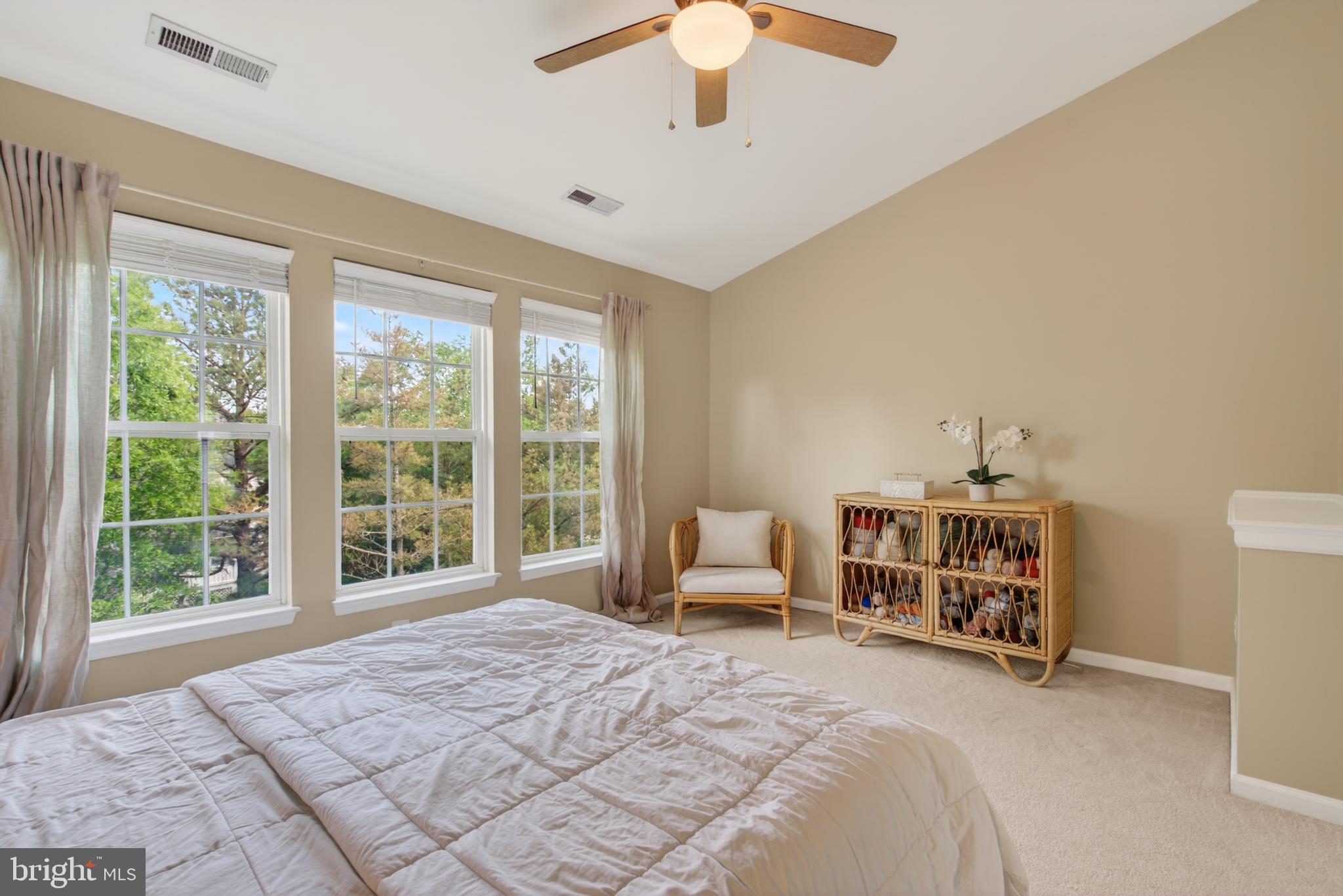 9829 MAITLAND LOOP