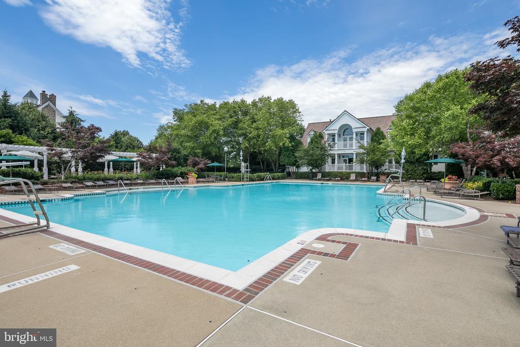 5779 COACHVIEW COURT
