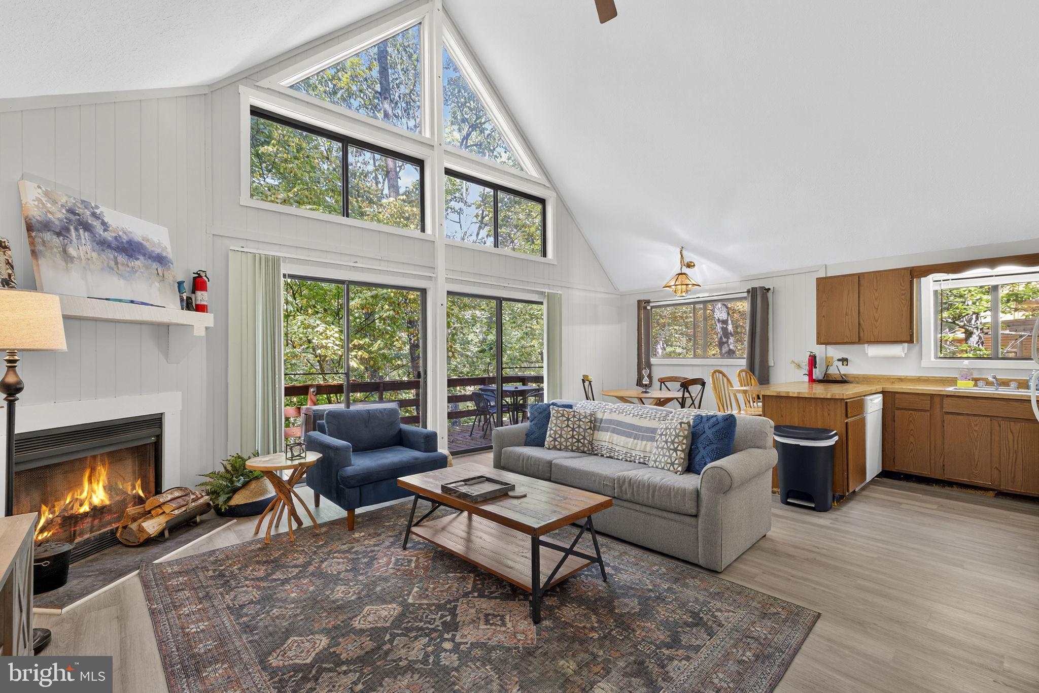 932 DAWN DRIVE