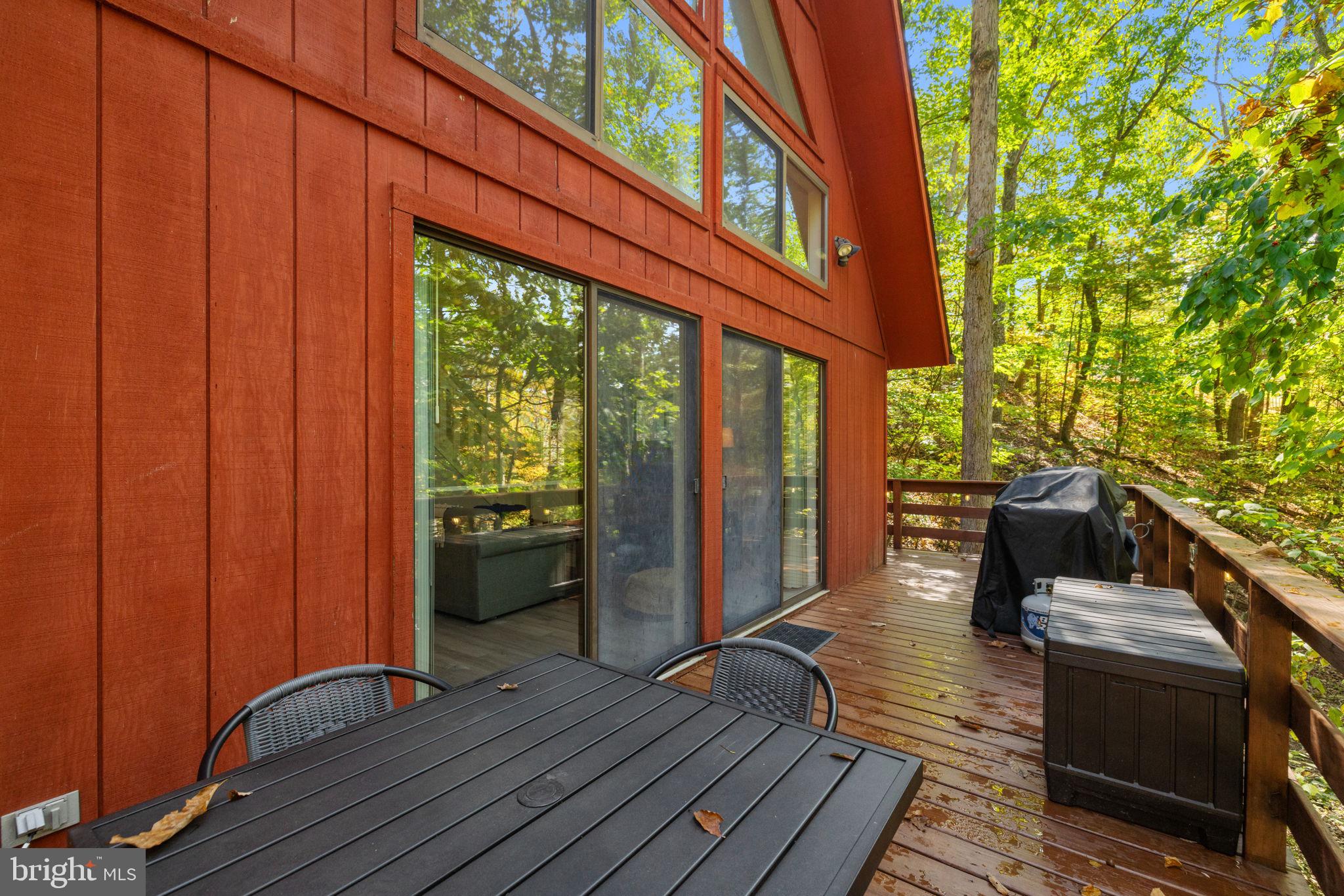 932 DAWN DRIVE
