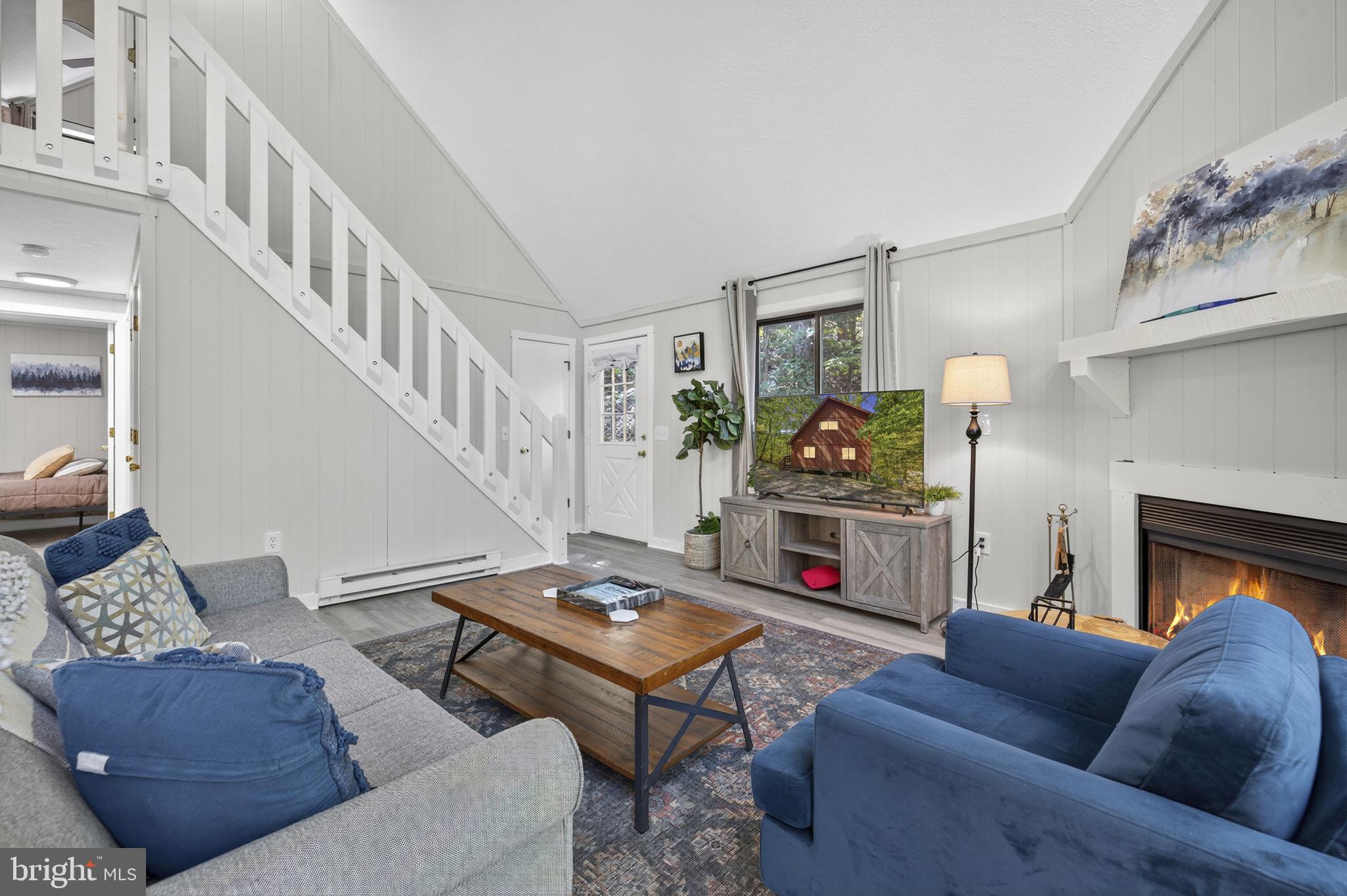 932 DAWN DRIVE