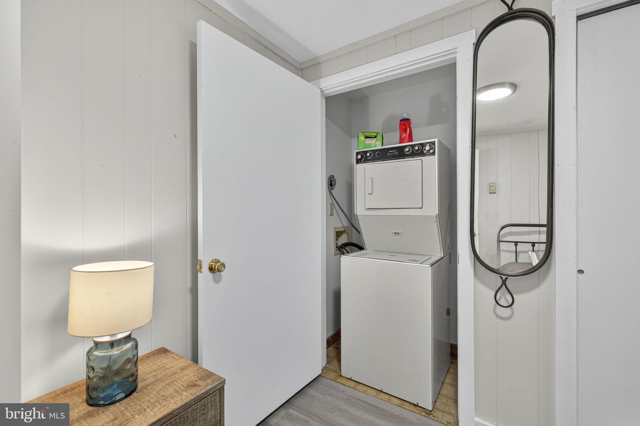 932 DAWN DRIVE