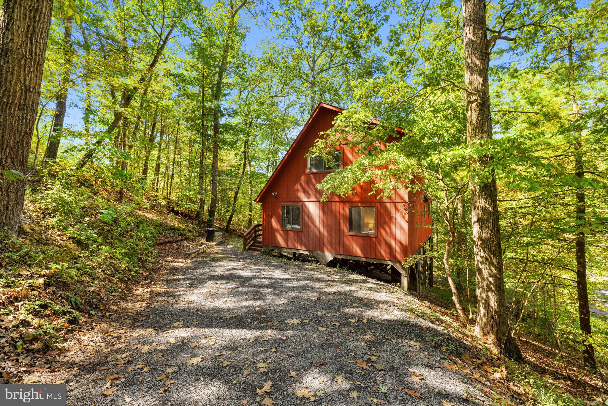 932 DAWN DRIVE