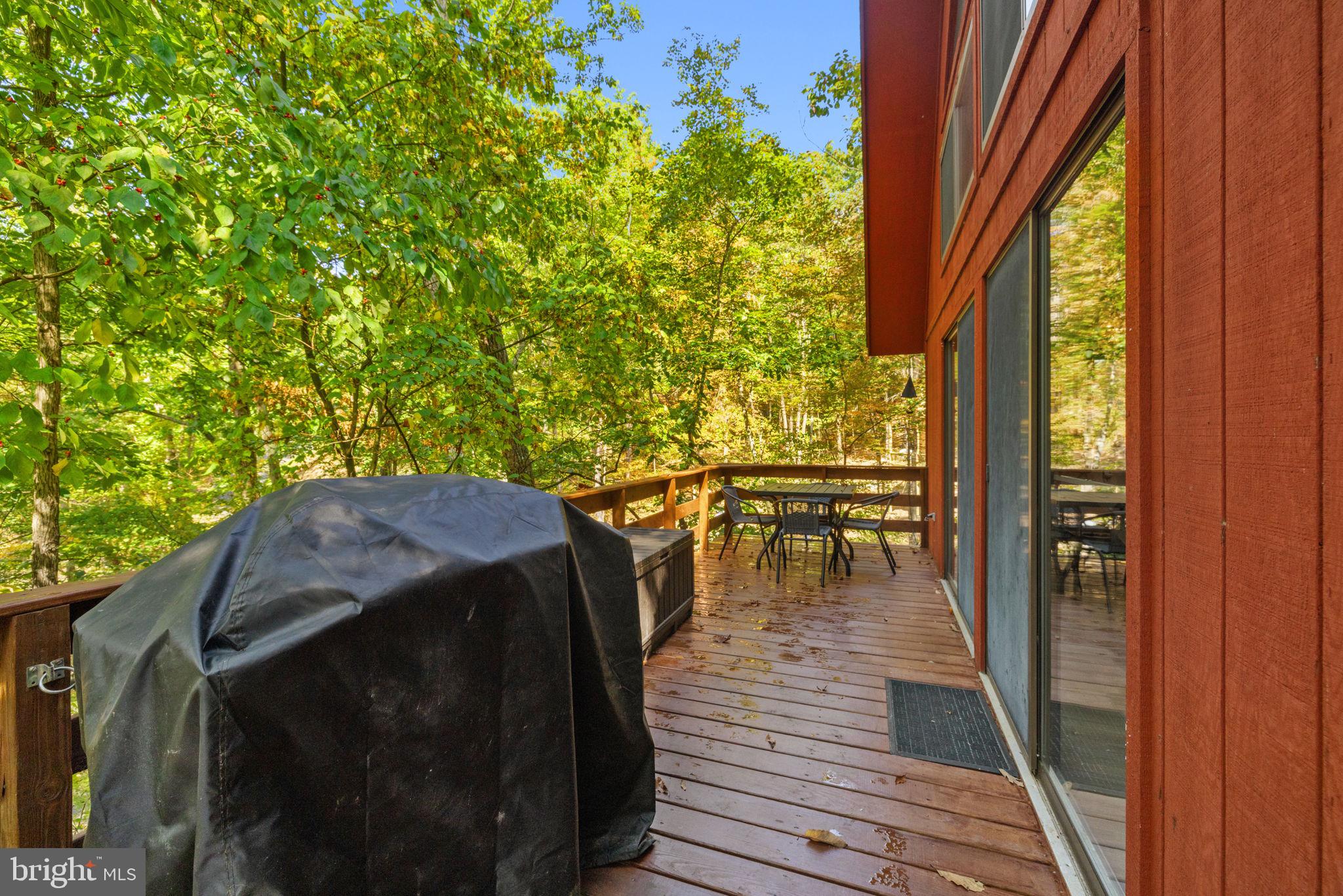932 DAWN DRIVE
