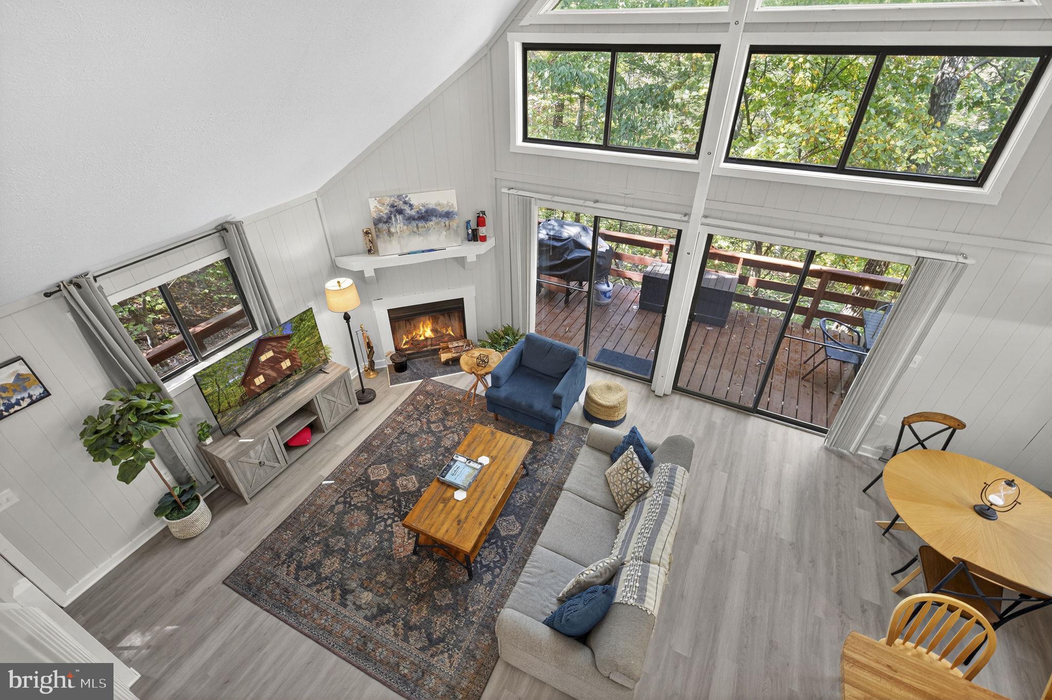 932 DAWN DRIVE