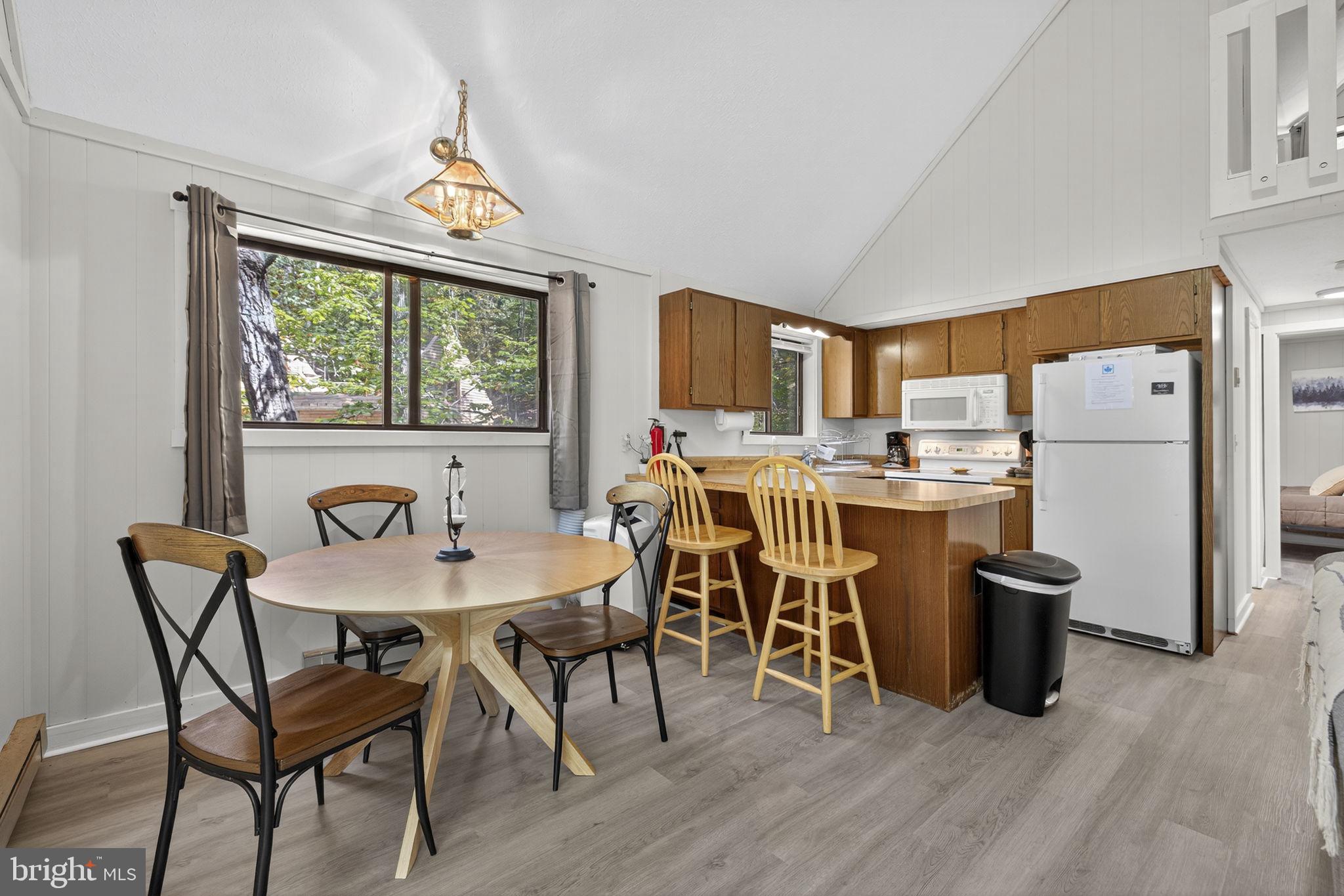 932 DAWN DRIVE