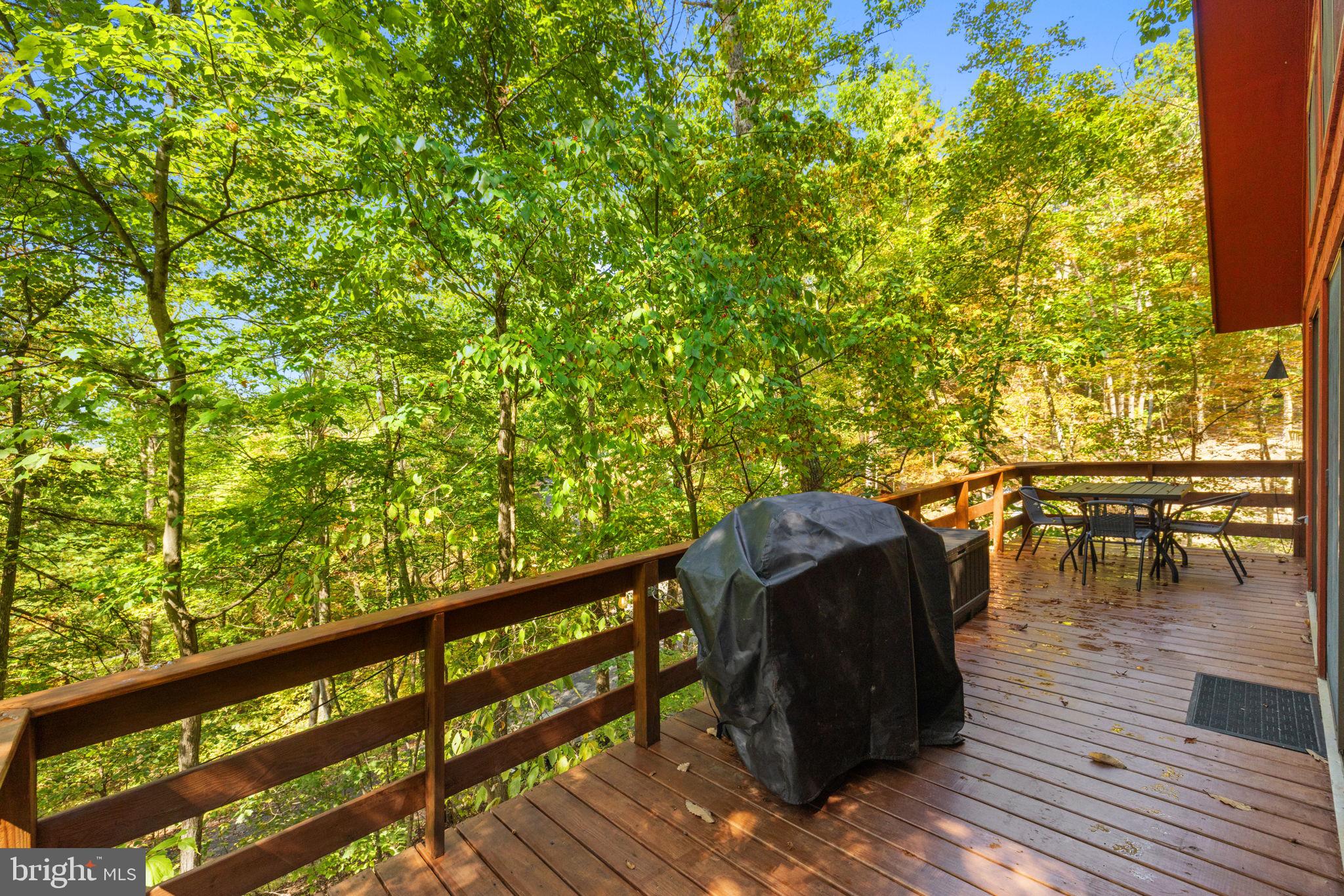 932 DAWN DRIVE
