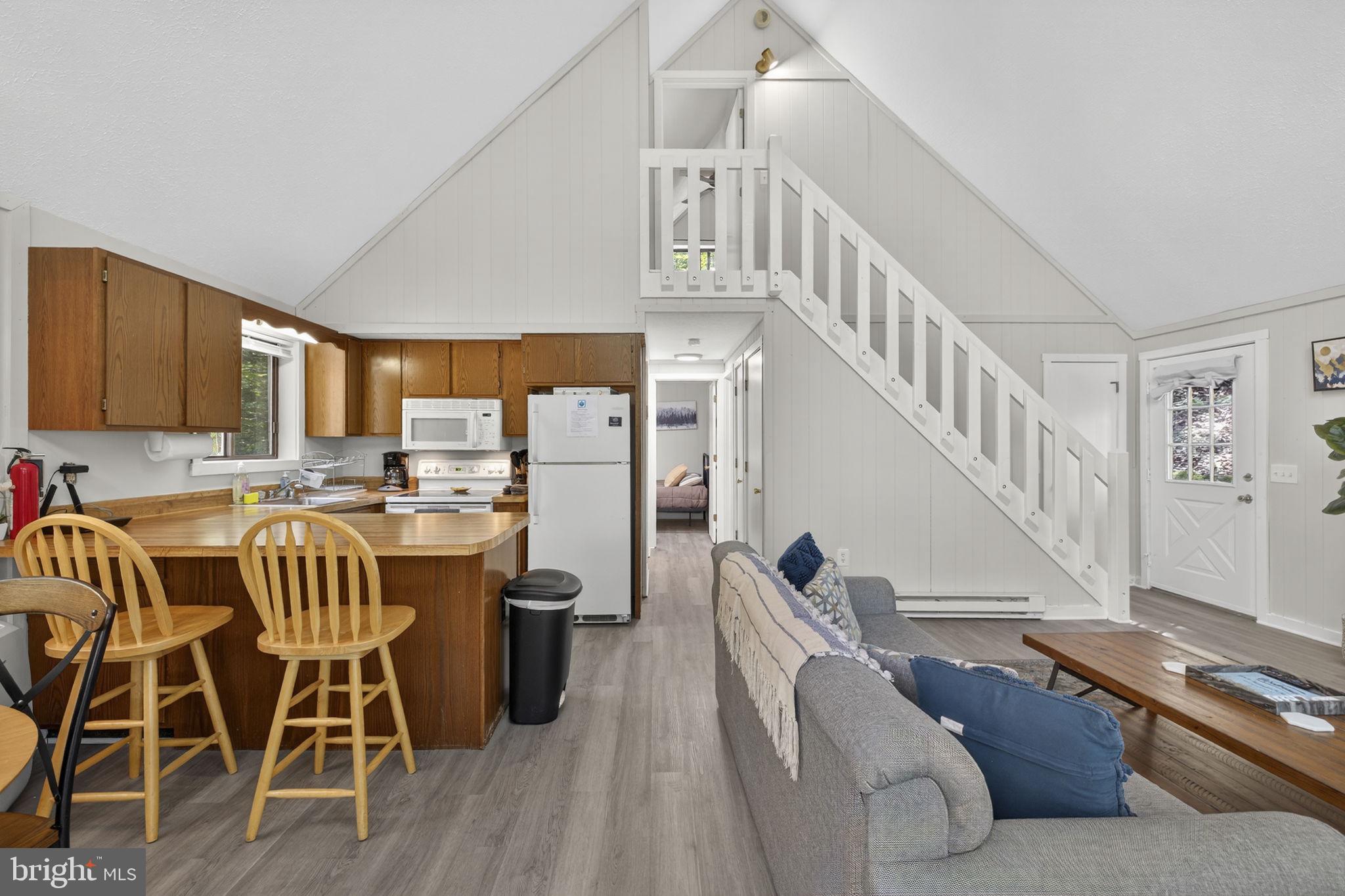 932 DAWN DRIVE