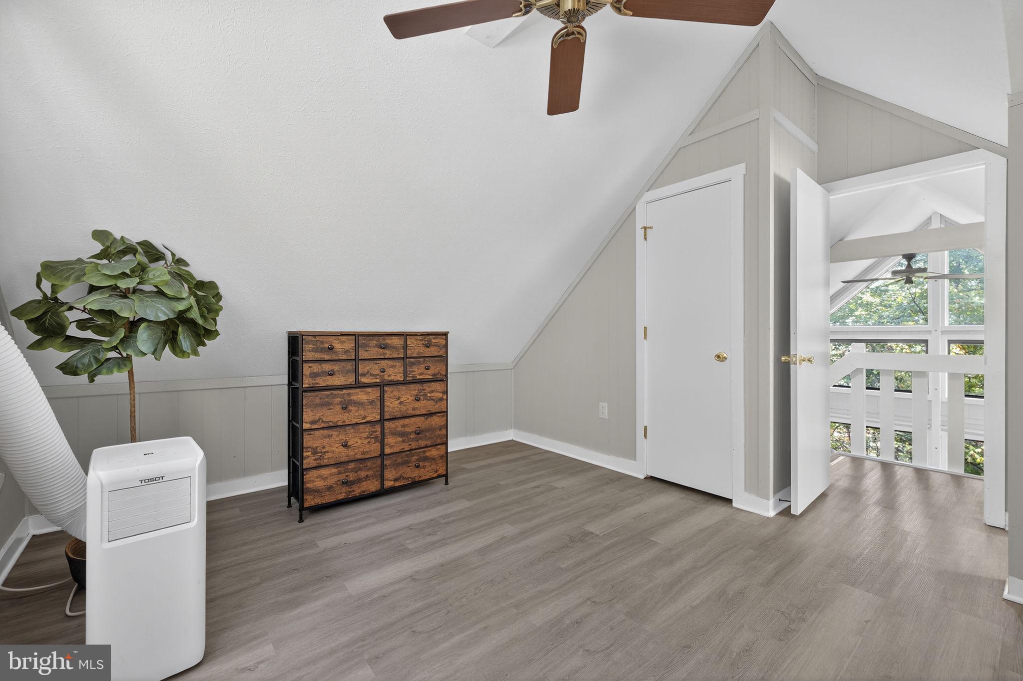 932 DAWN DRIVE