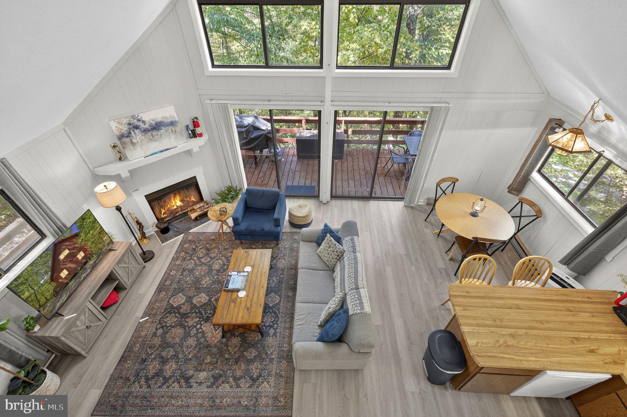 932 DAWN DRIVE