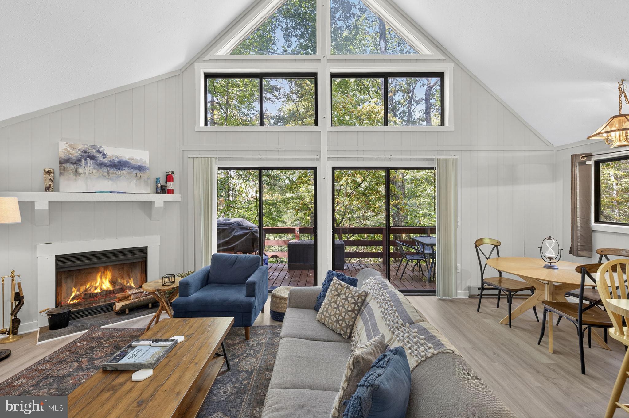 932 DAWN DRIVE
