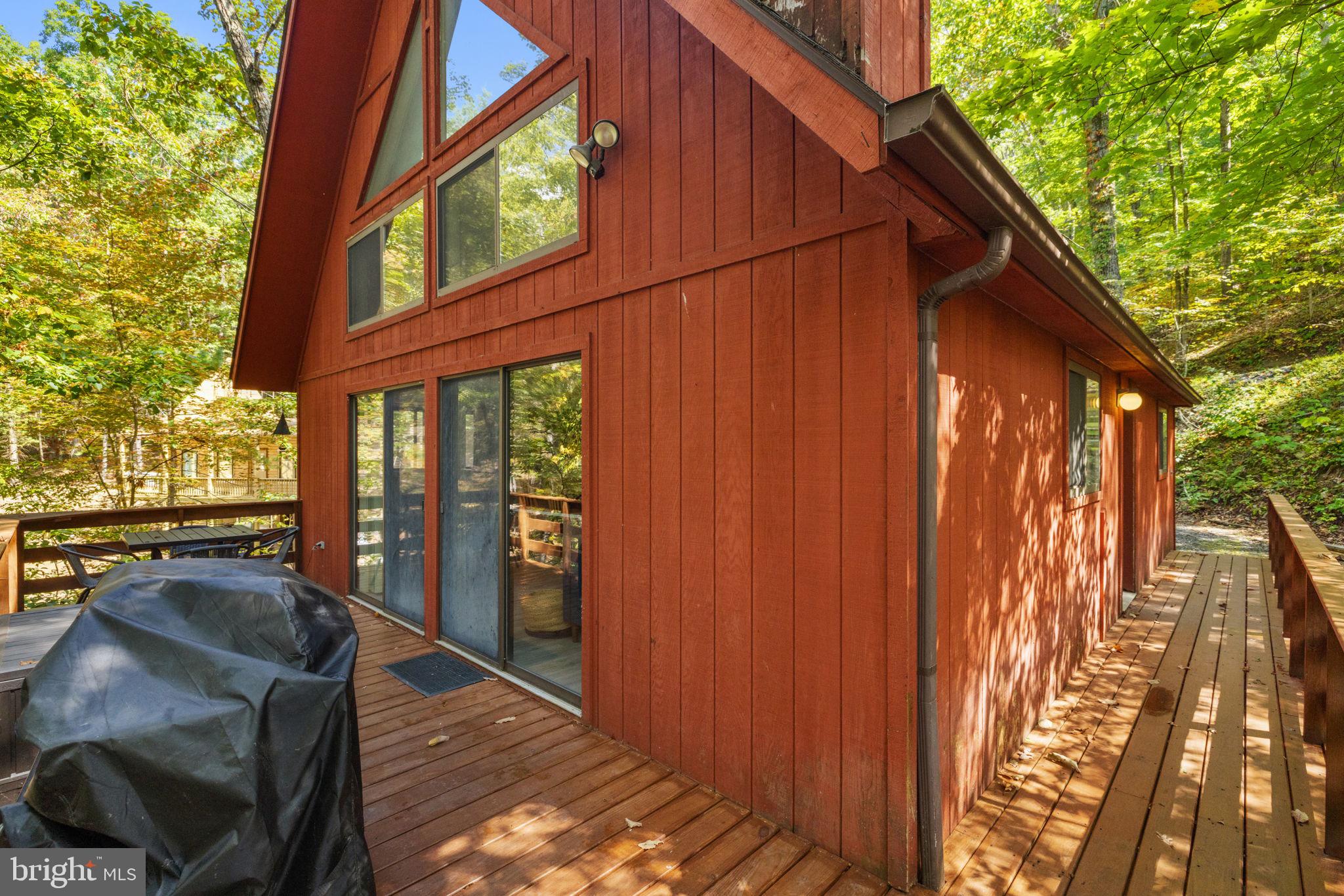 932 DAWN DRIVE