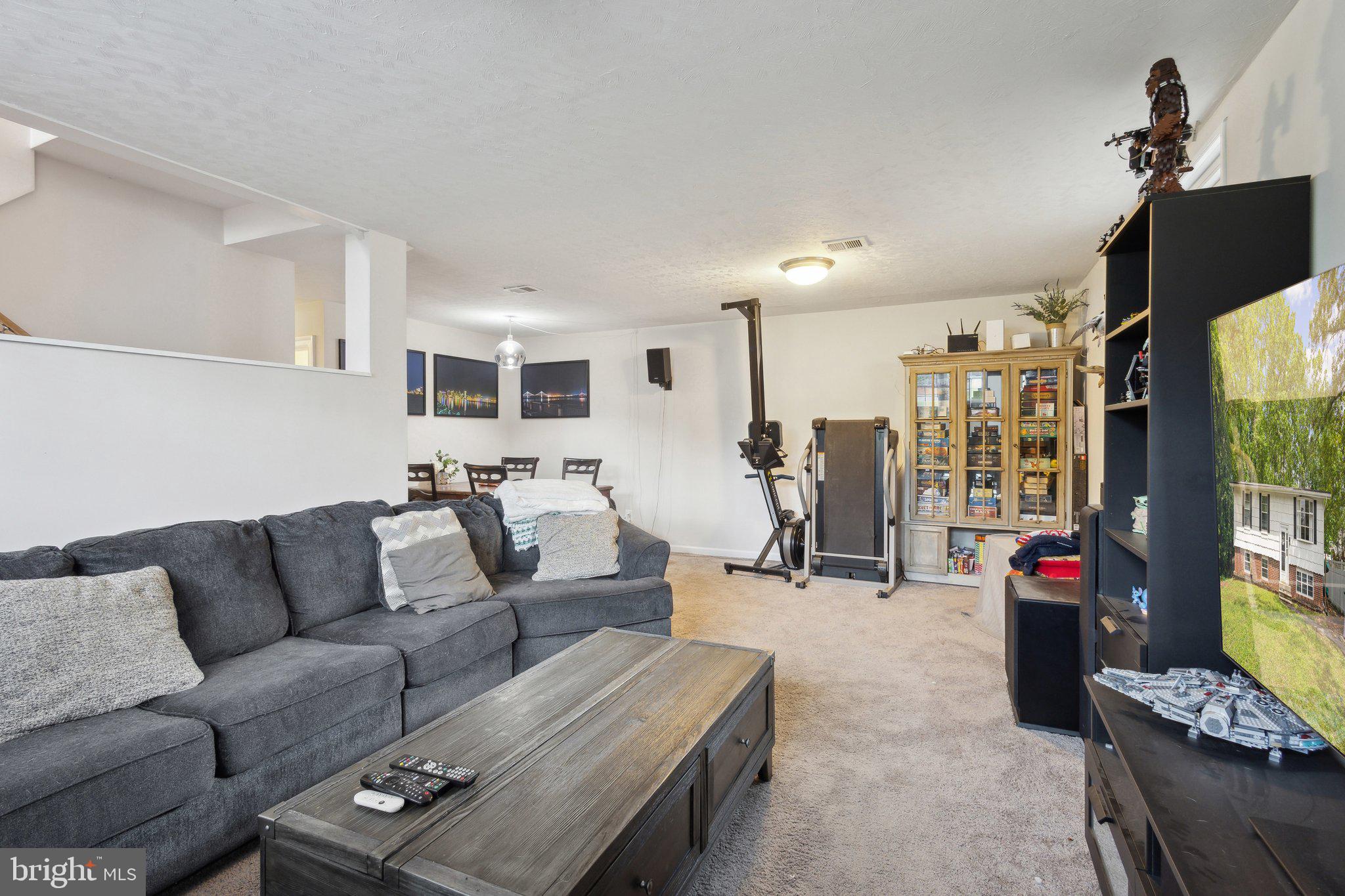 1218 WASHINGTON DRIVE