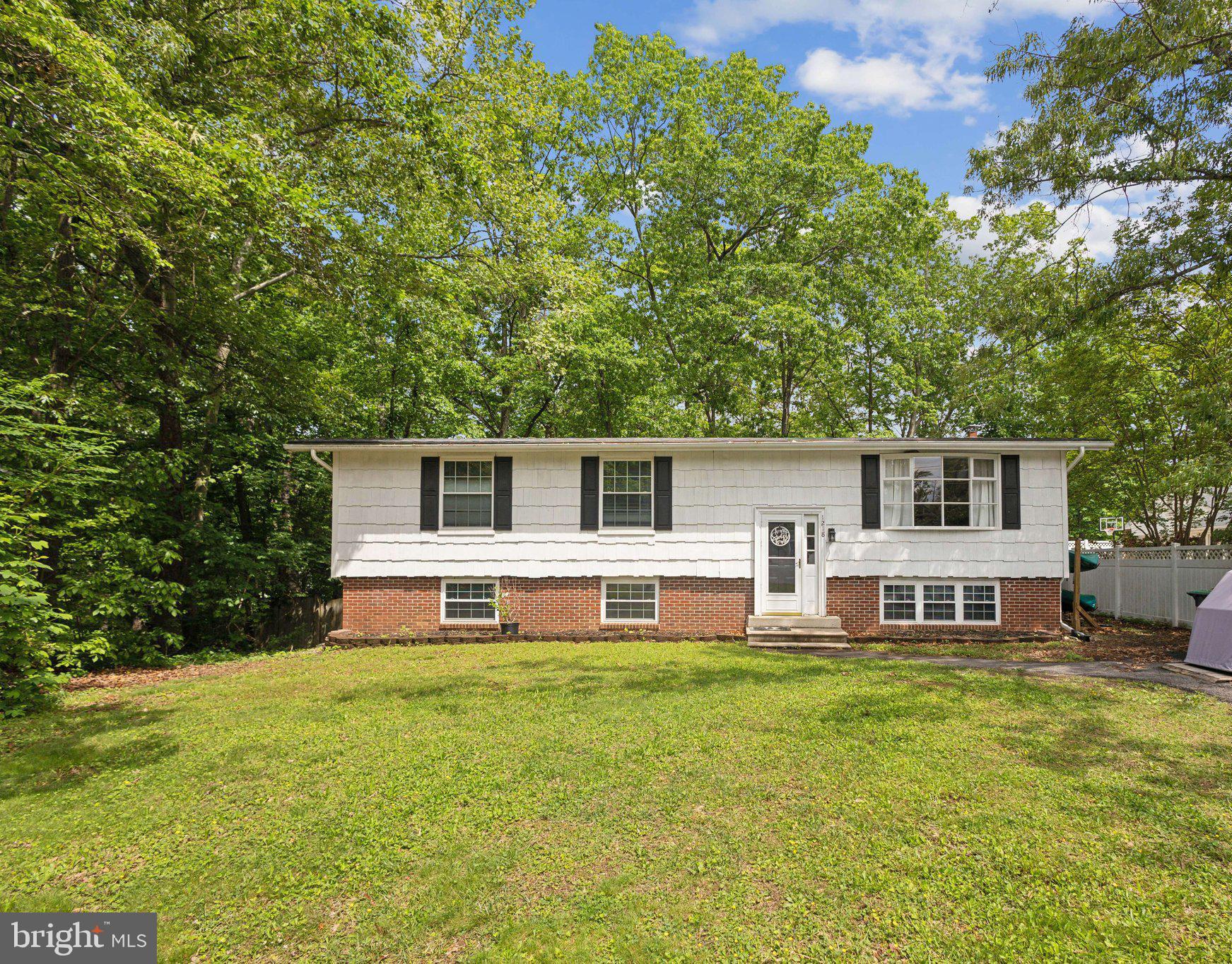 1218 WASHINGTON DRIVE