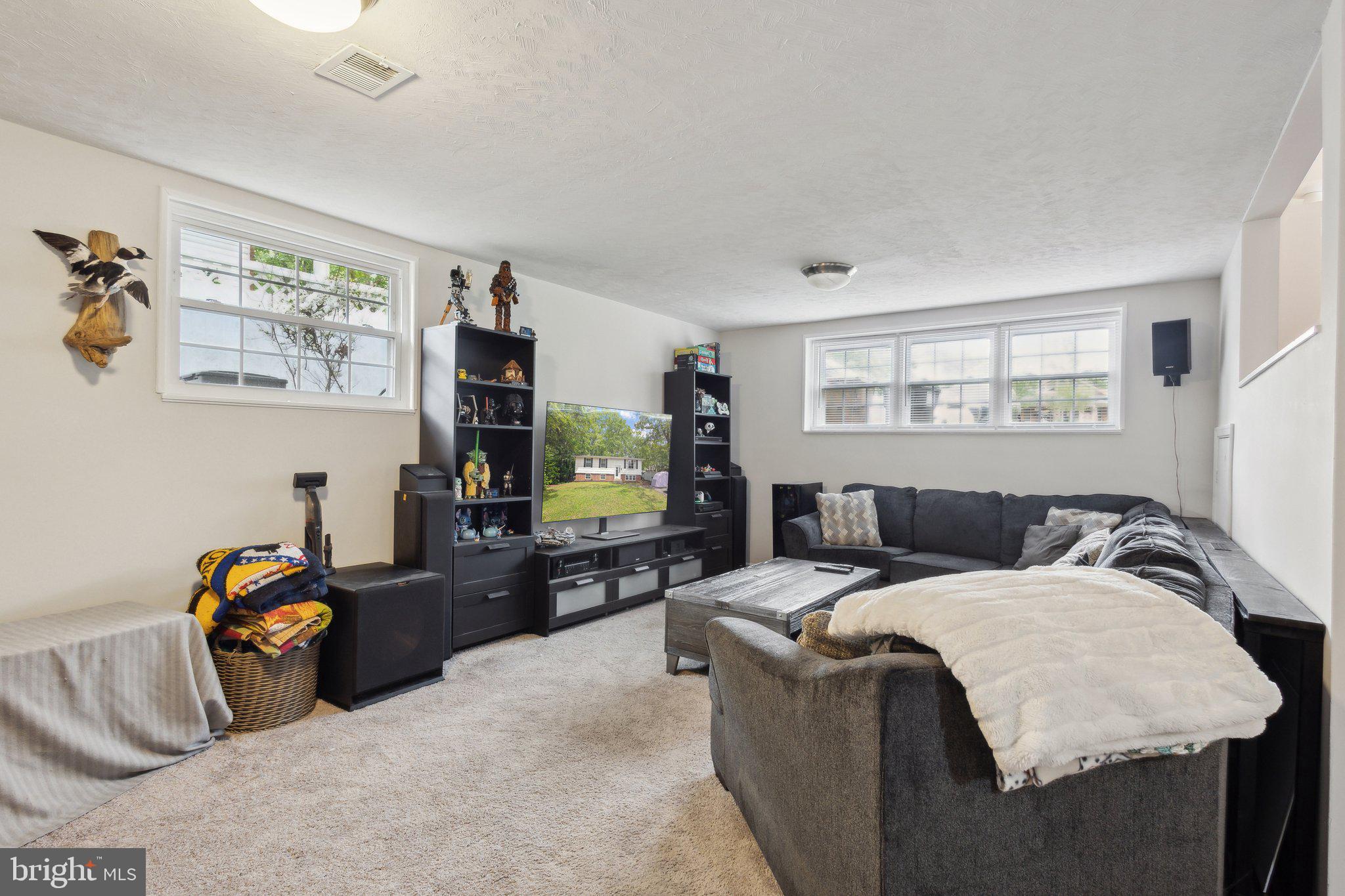 1218 WASHINGTON DRIVE