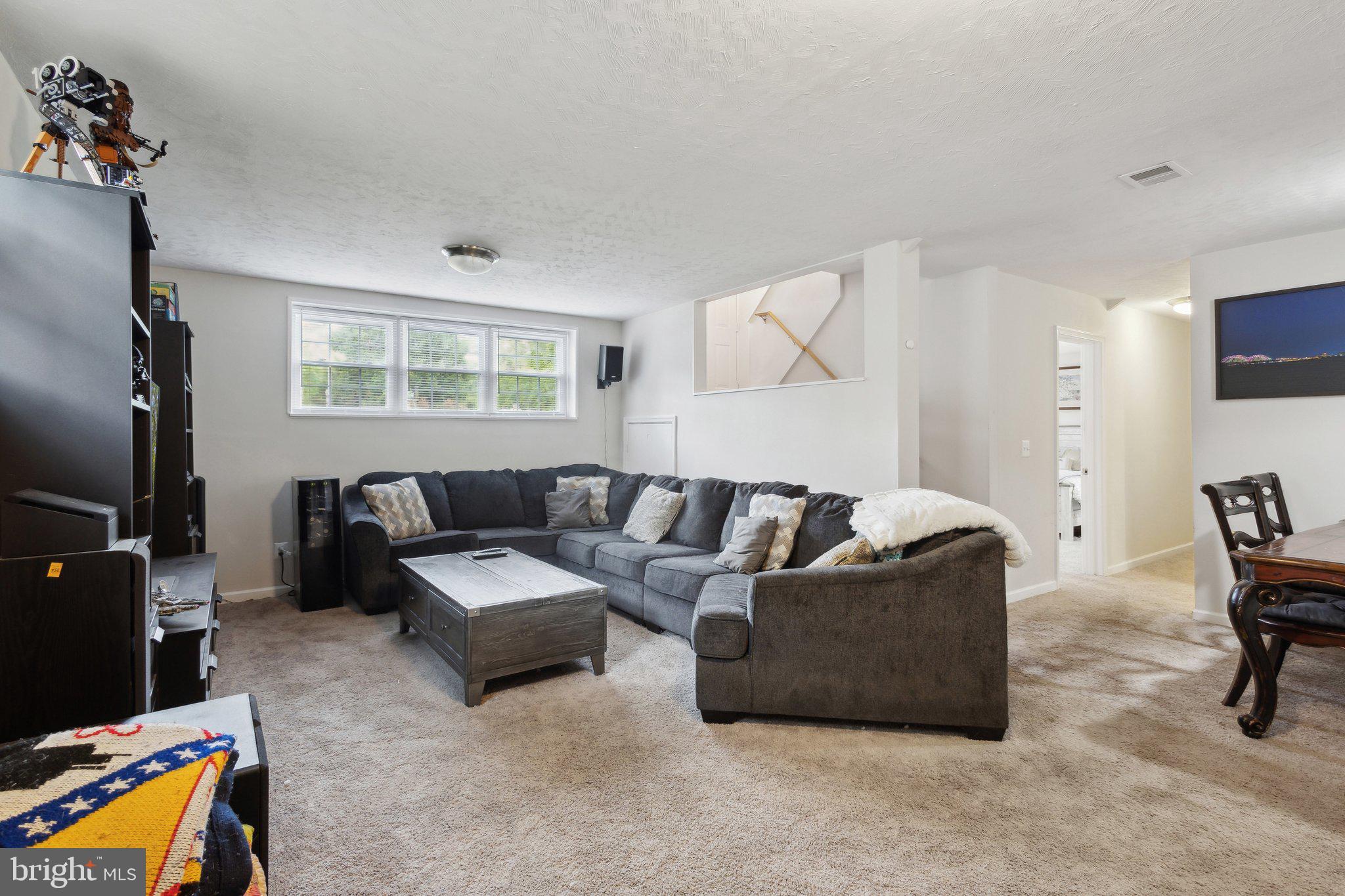 1218 WASHINGTON DRIVE