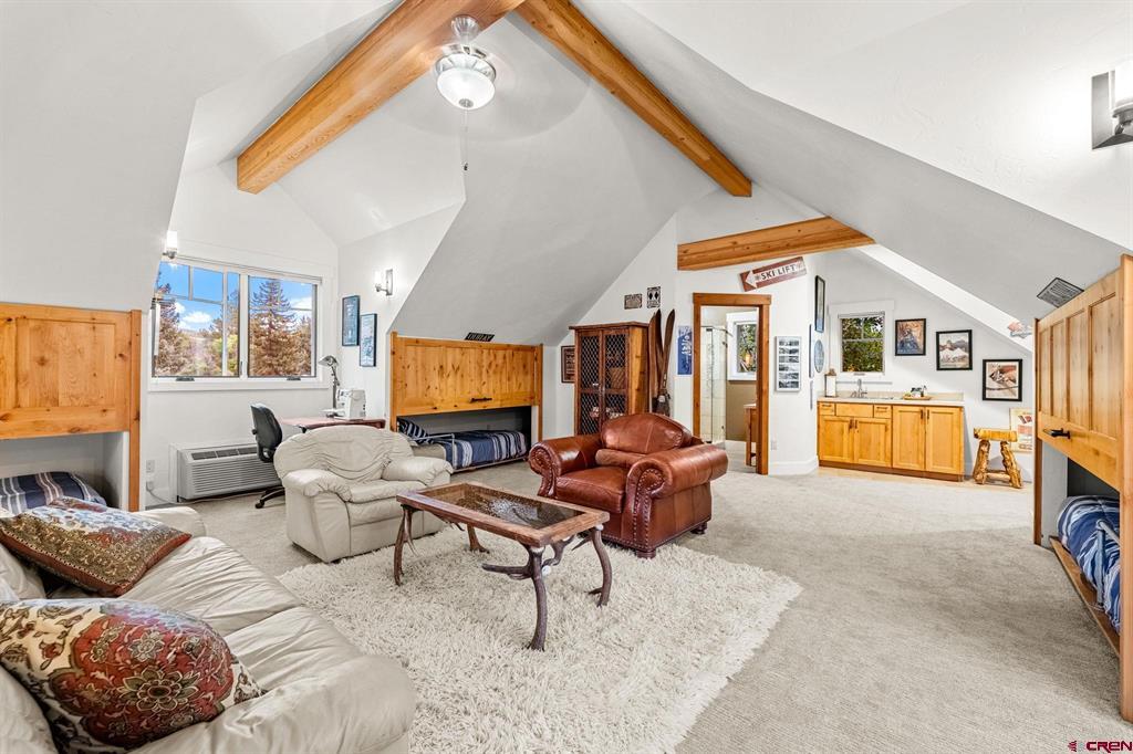 102 Rockridge Drive