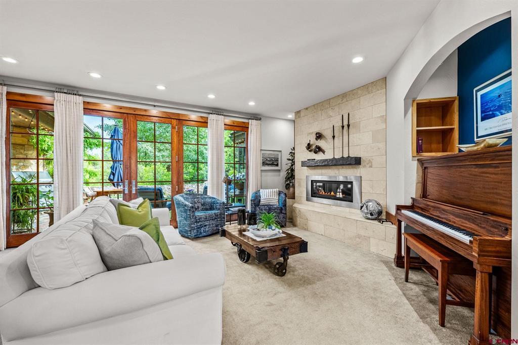 102 Rockridge Drive