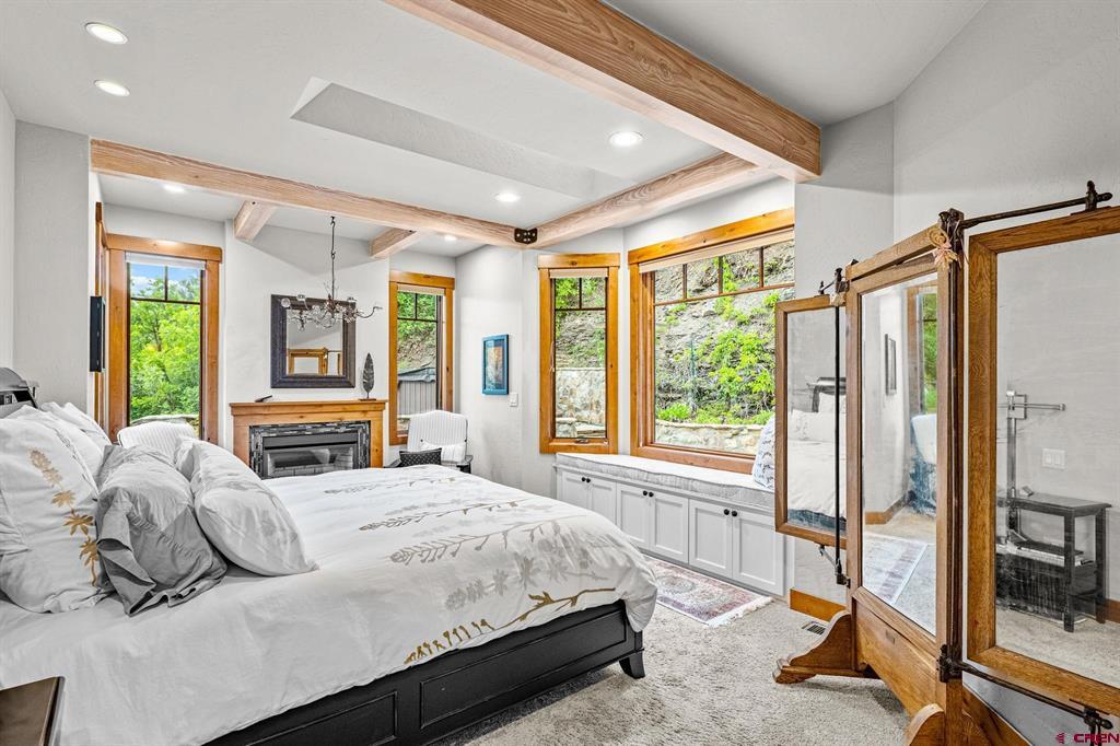 102 Rockridge Drive