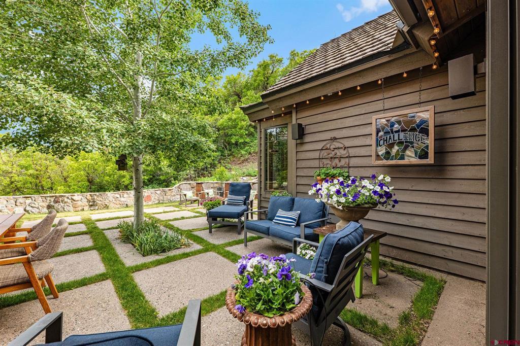 102 Rockridge Drive