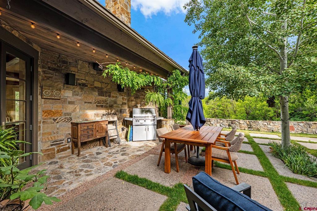 102 Rockridge Drive