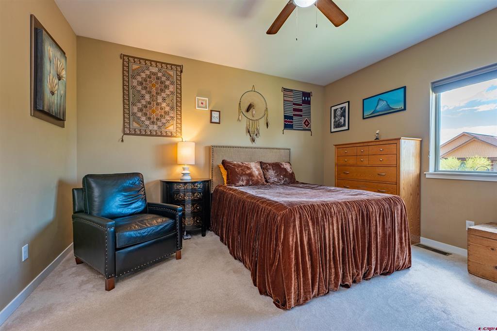 1607 S Taylor Circle