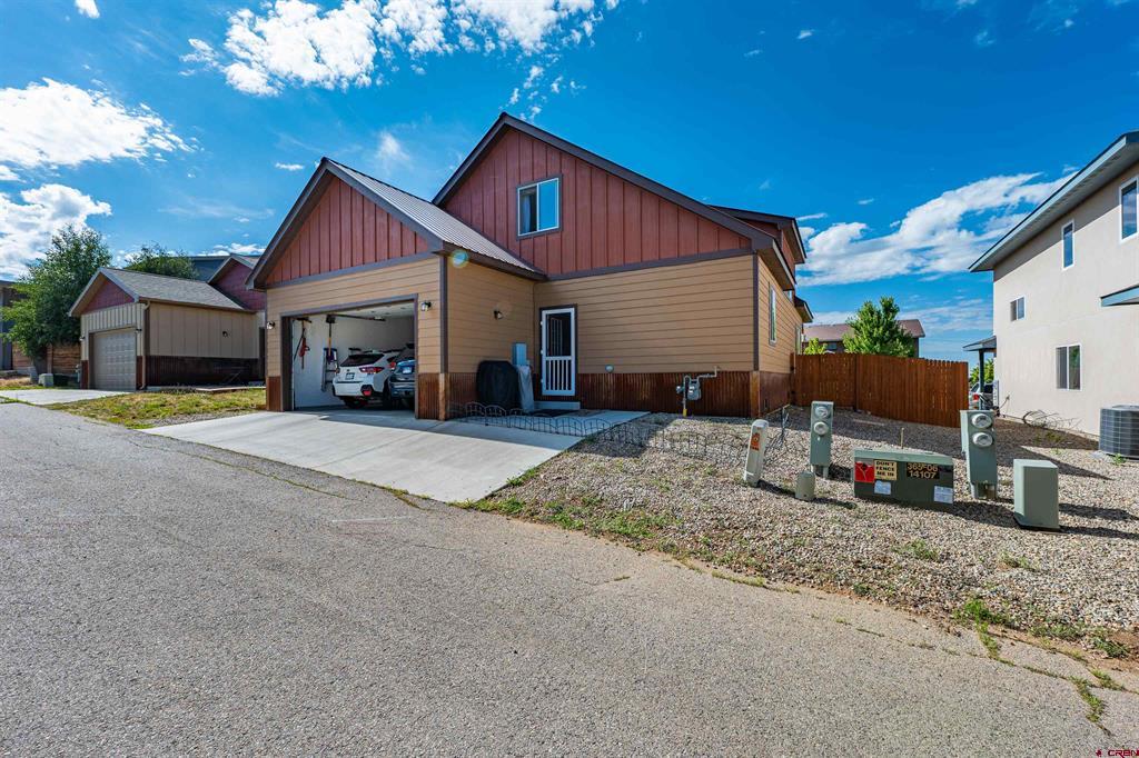 1607 S Taylor Circle