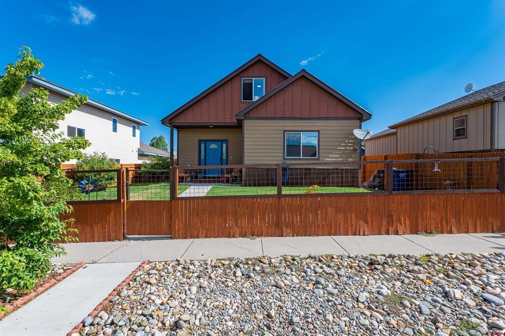 1607 S Taylor Circle