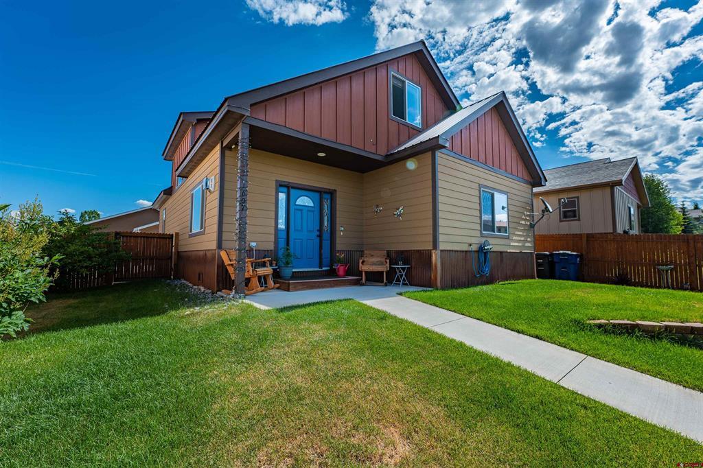 1607 S Taylor Circle