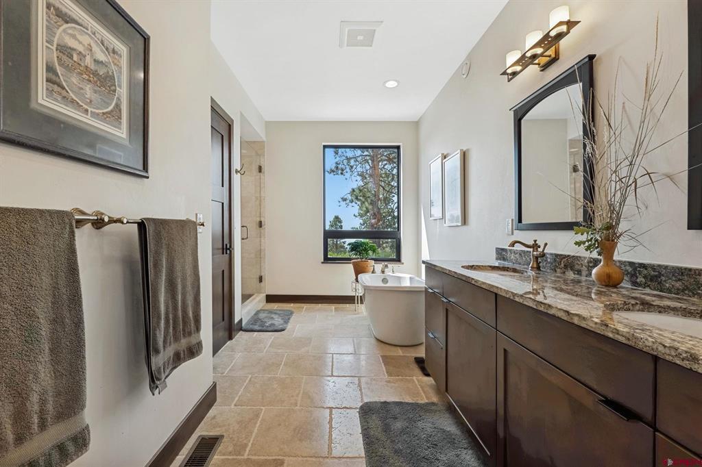 1523 Silver Mesa Driveway