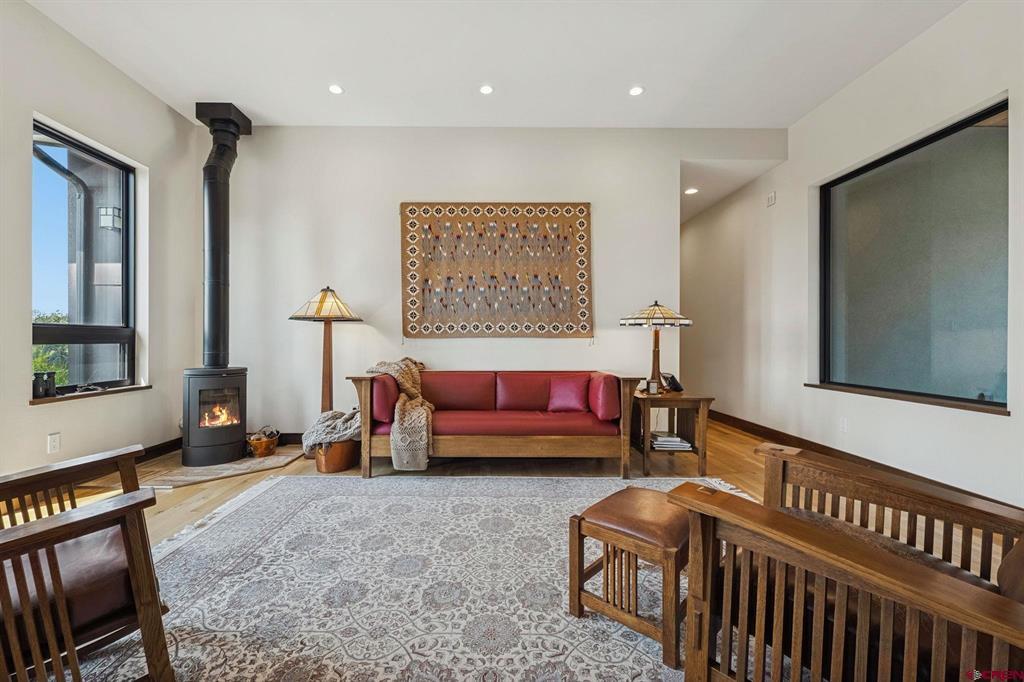 1523 Silver Mesa Driveway