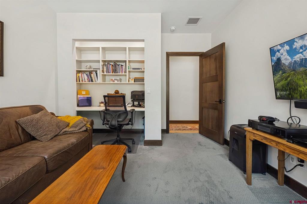 1523 Silver Mesa Driveway