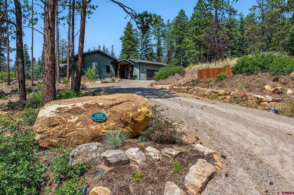 1523 Silver Mesa Driveway