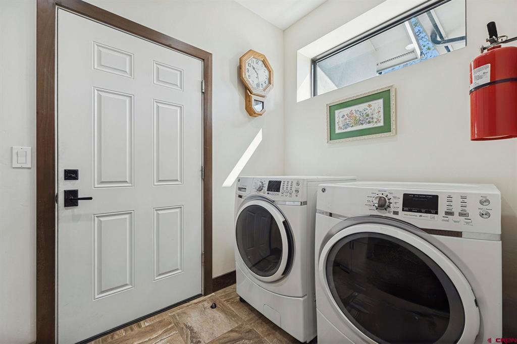 1523 Silver Mesa Driveway