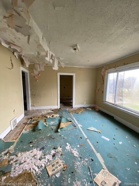 637 MANISTIQUE Street